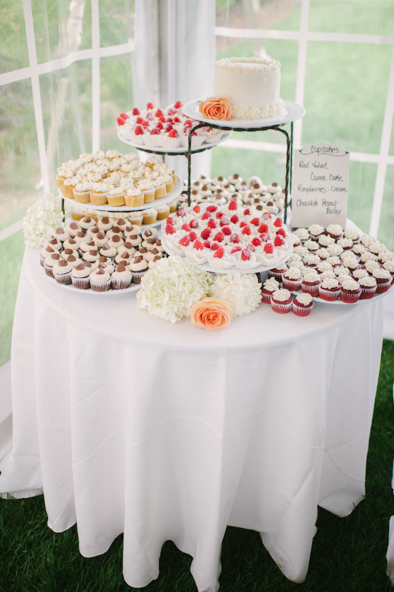 cupcakes at a wedding